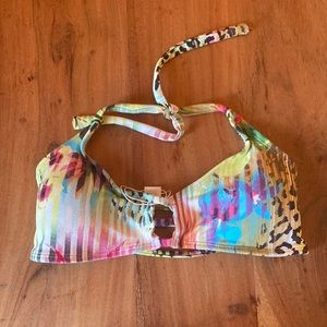 Bikini top, halter neck